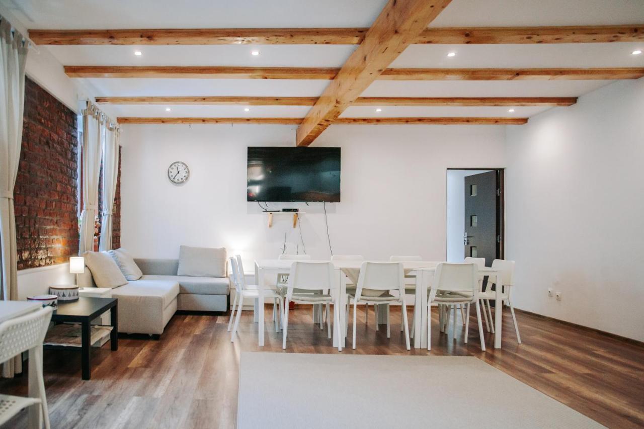 Kali Host Home Away From Home Тыргу-Муреш Экстерьер фото