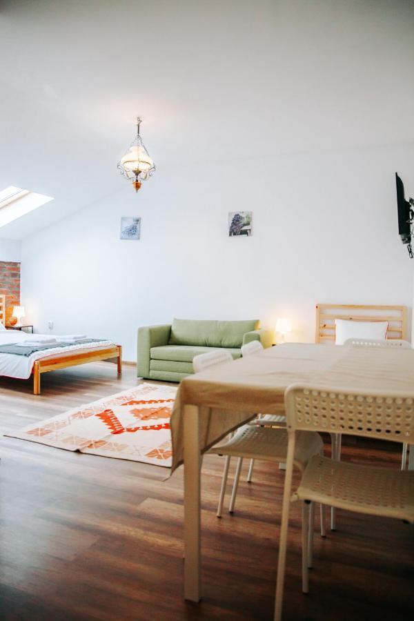 Kali Host Home Away From Home Тыргу-Муреш Экстерьер фото