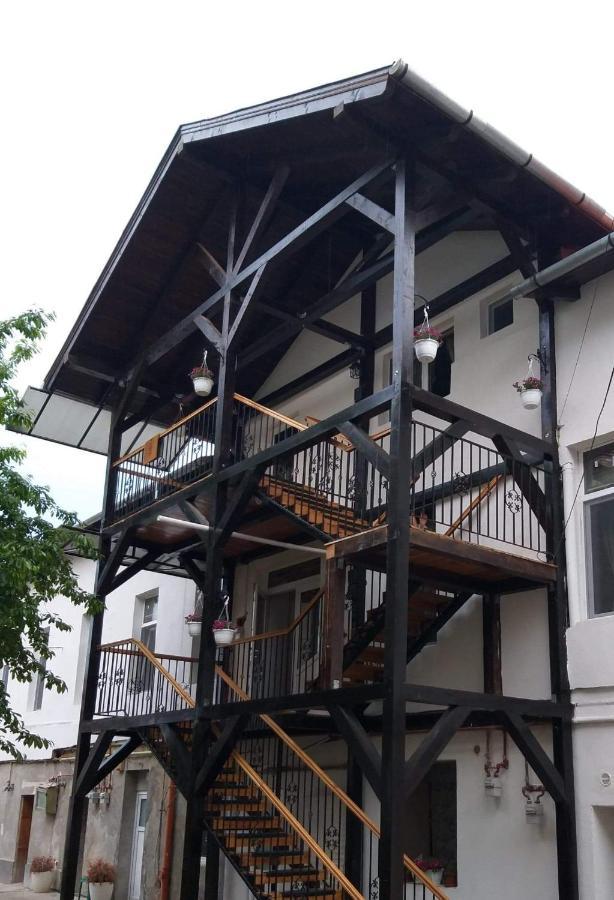 Kali Host Home Away From Home Тыргу-Муреш Экстерьер фото